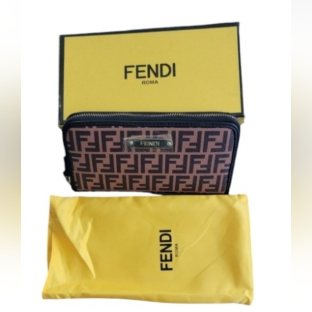 VINTAGE Fendi Brown and Black Wallet